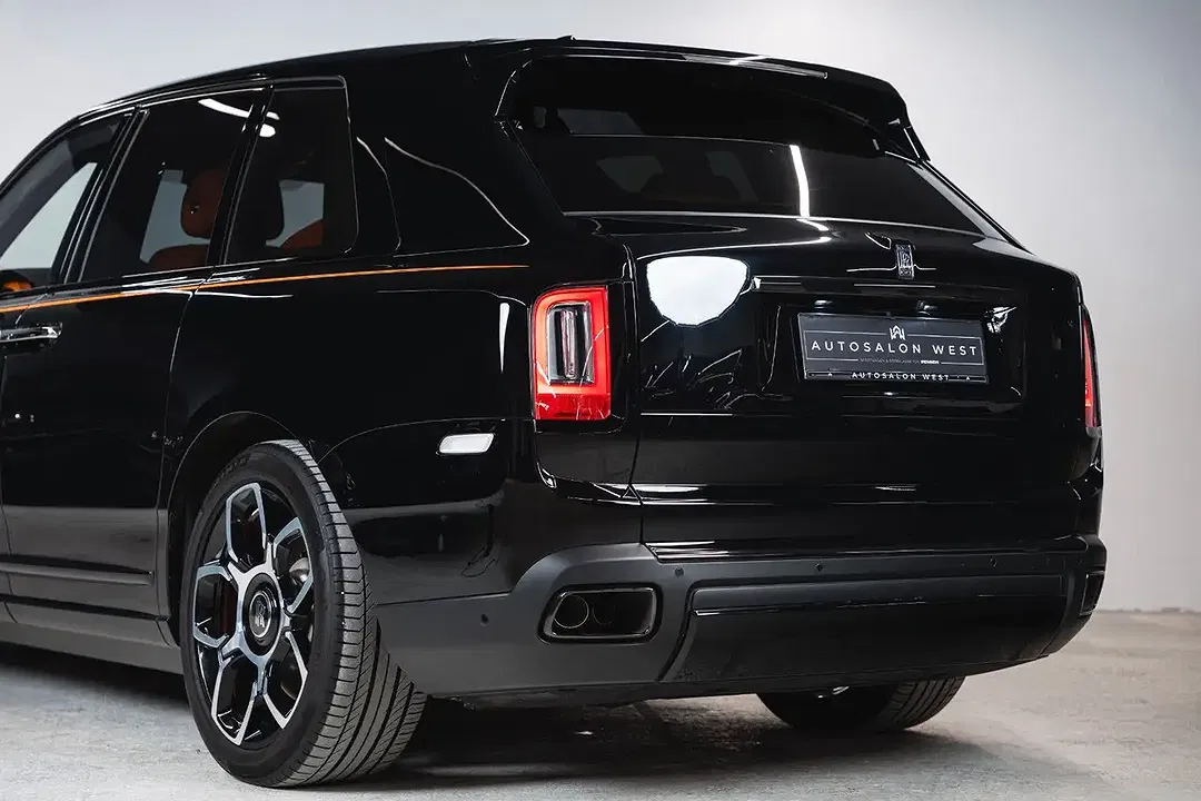 Rolls-Royce Cullinan Black Badge - Thumbnail 12