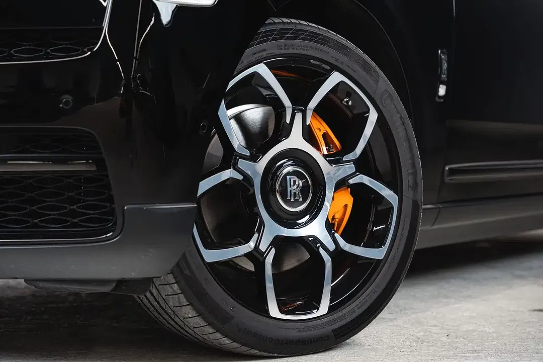 Rolls-Royce Cullinan Black Badge - Thumbnail 13