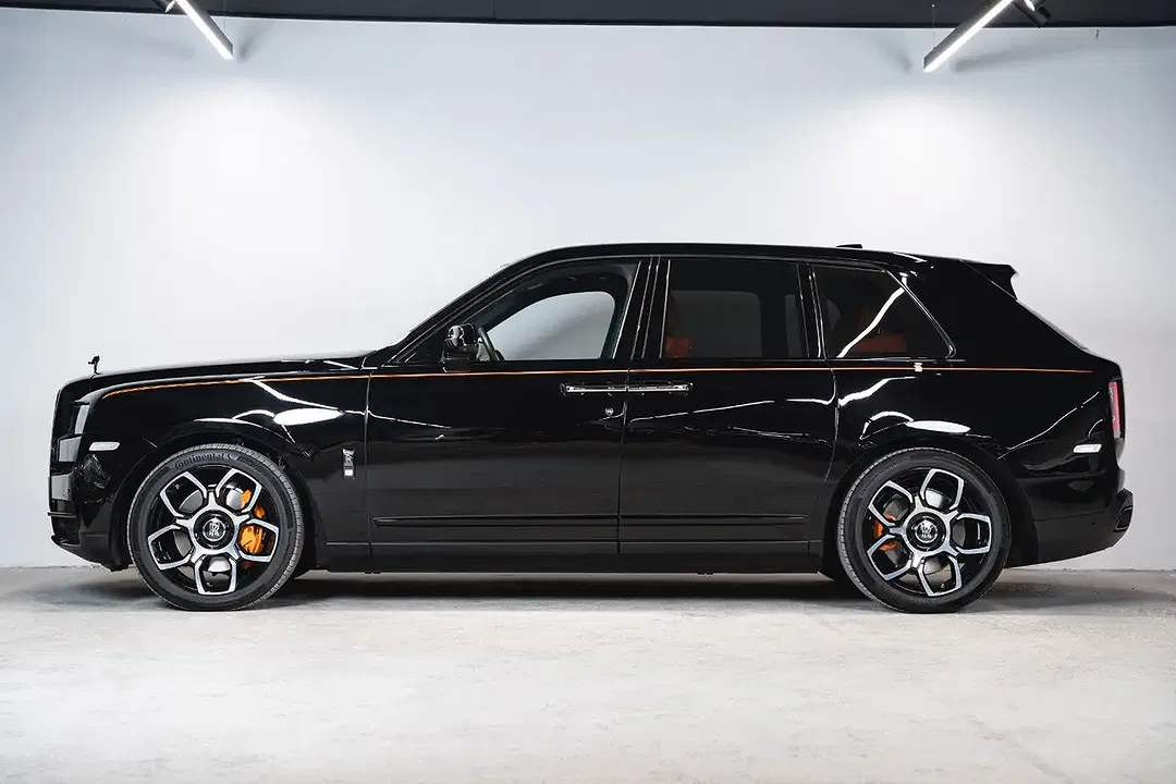 Rolls-Royce Cullinan Black Badge - Thumbnail 4