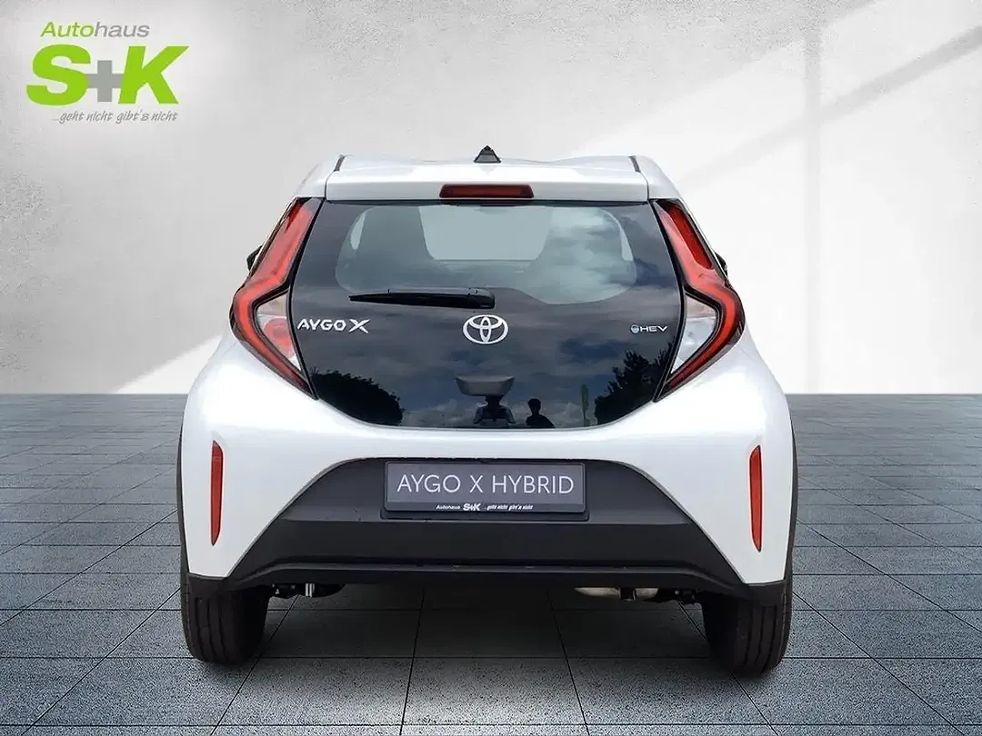Toyota Aygo X 1.5 Hybrid Active - Thumbnail 3