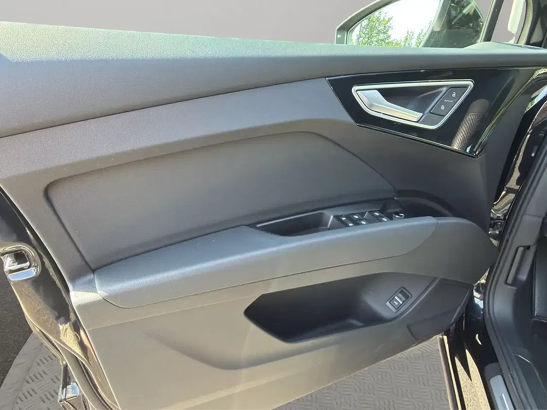 Audi Q4 e-tron 40 S line - Thumbnail 15