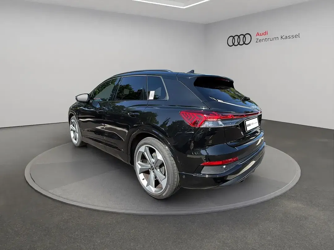 Audi Q4 e-tron 40 S line - Thumbnail 4