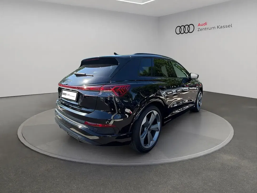 Audi Q4 e-tron 40 S line - Thumbnail 6