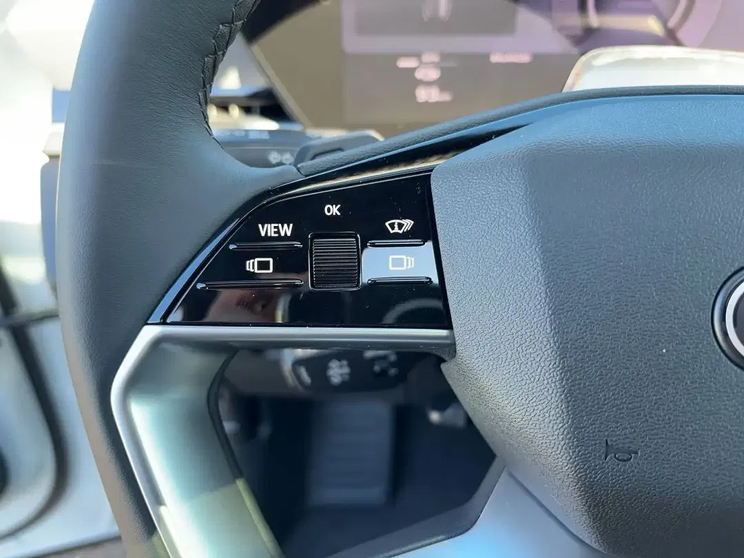 Audi Q6 e-tron quattro - Thumbnail 12