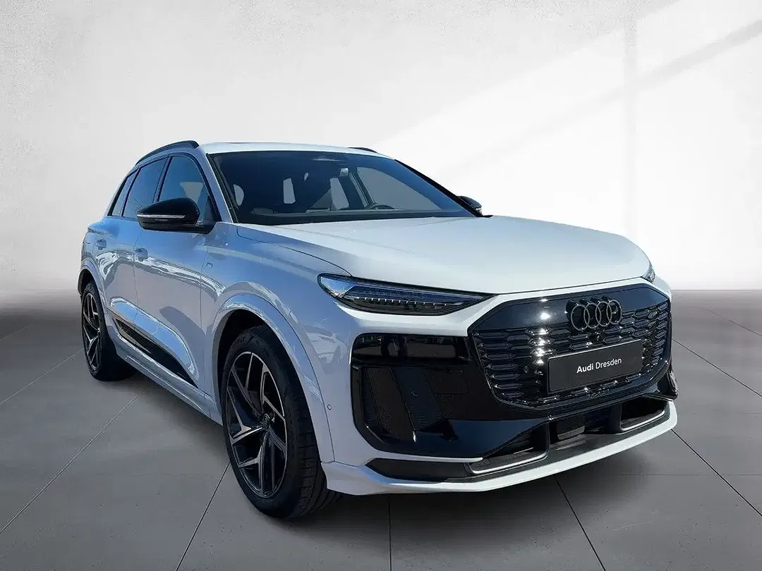 Audi Q6 e-tron quattro - Thumbnail 4