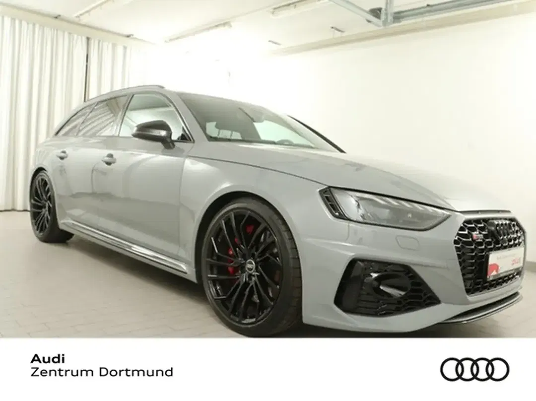Audi RS4 quattro Avant - foto 1