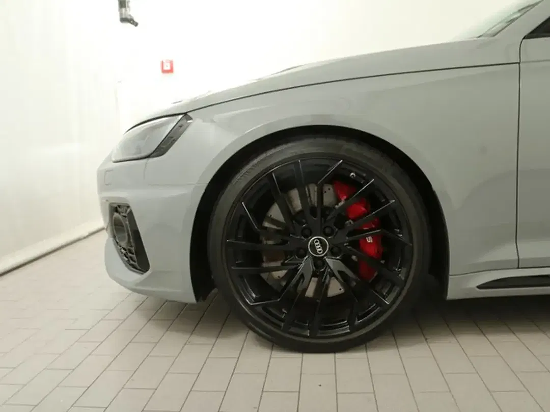 Audi RS4 quattro Avant - Thumbnail 5