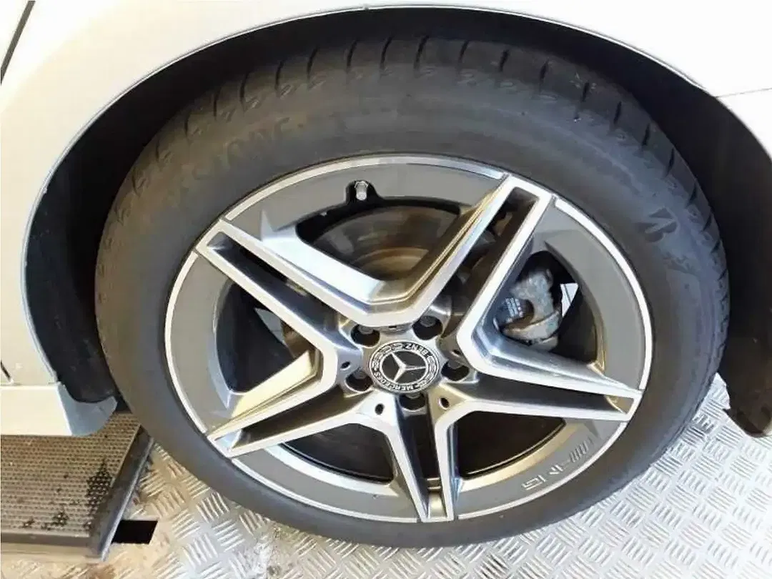 Mercedes-Benz A 200 AMG - Thumbnail 14