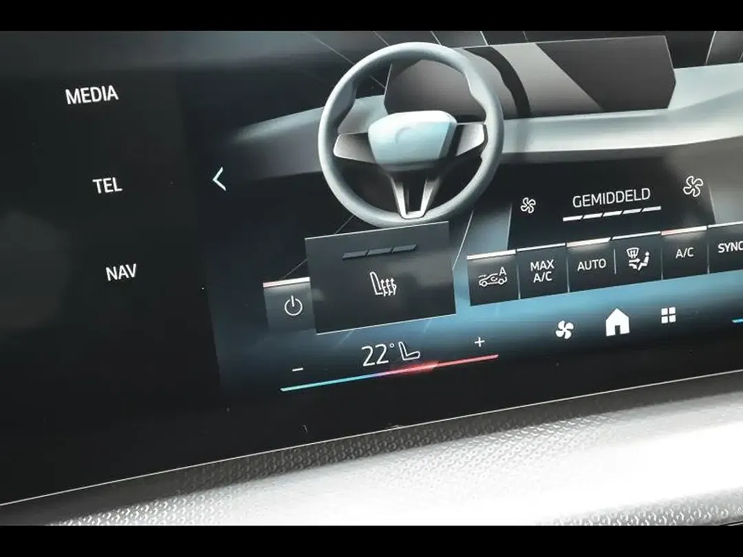 BMW iX2 M - Thumbnail 7