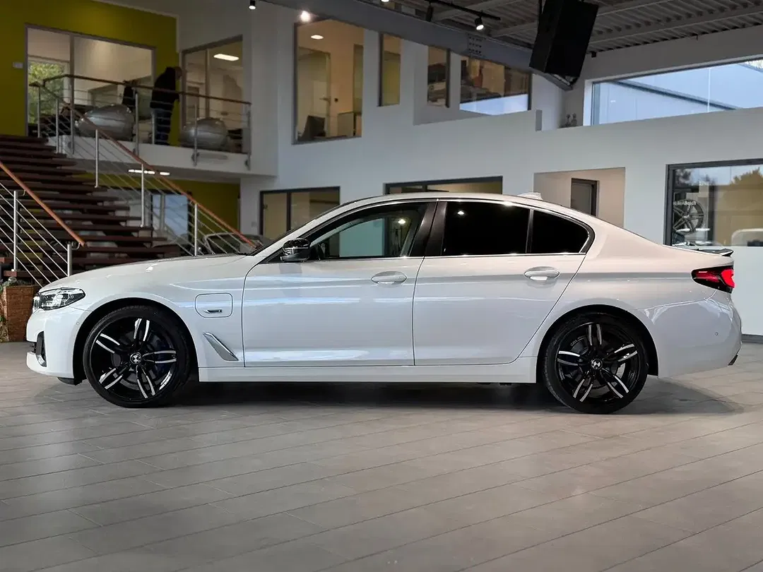 BMW 530 Business - Thumbnail 2