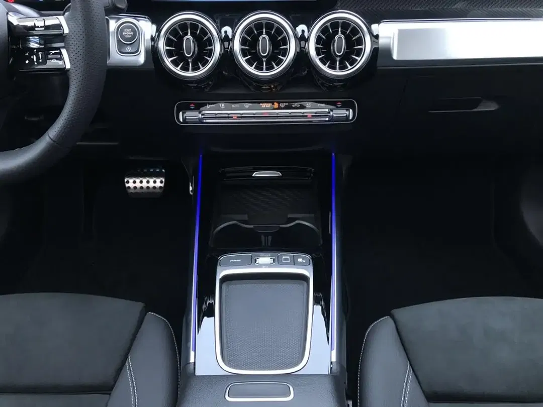 Mercedes-Benz GLB 220 4MATIC AMG MBUX Burmester Night - foto 14