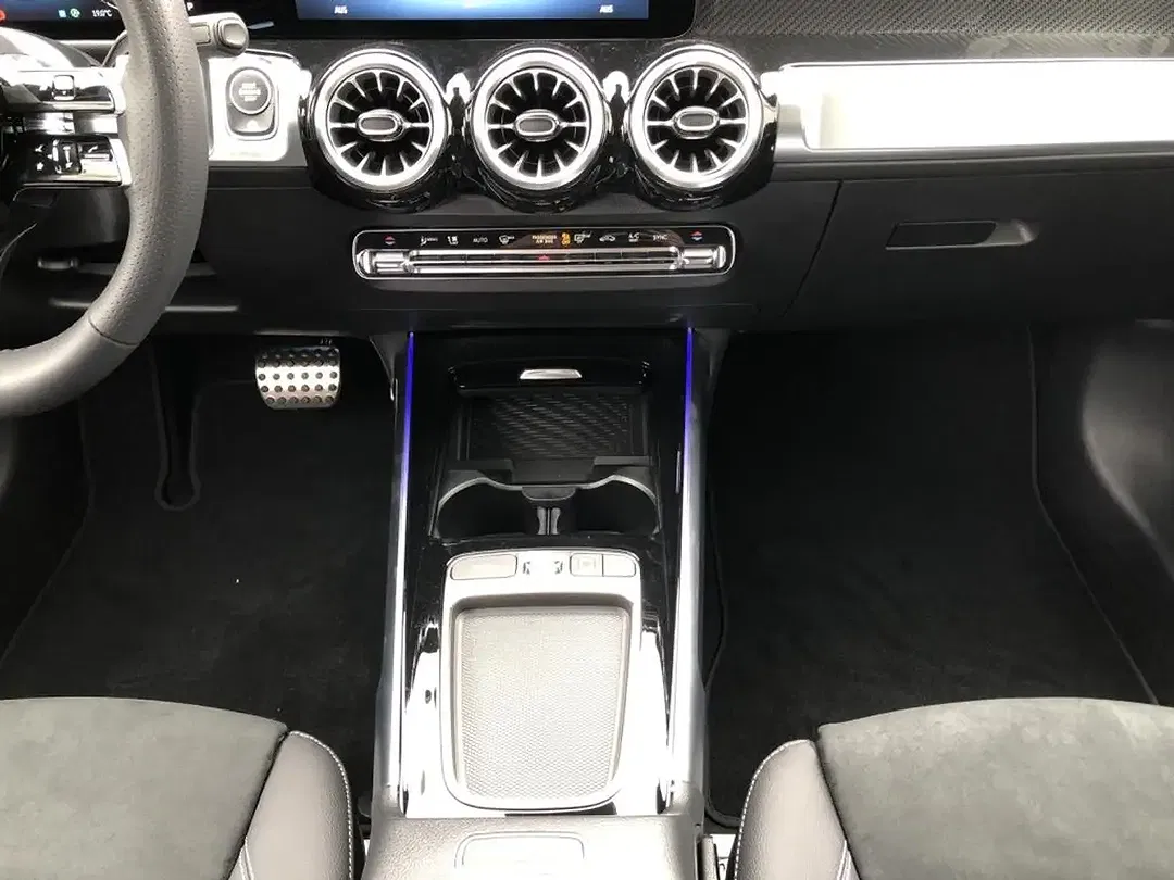 Mercedes-Benz GLB 220 4MATIC AMG MBUX Burmester Night - foto 14