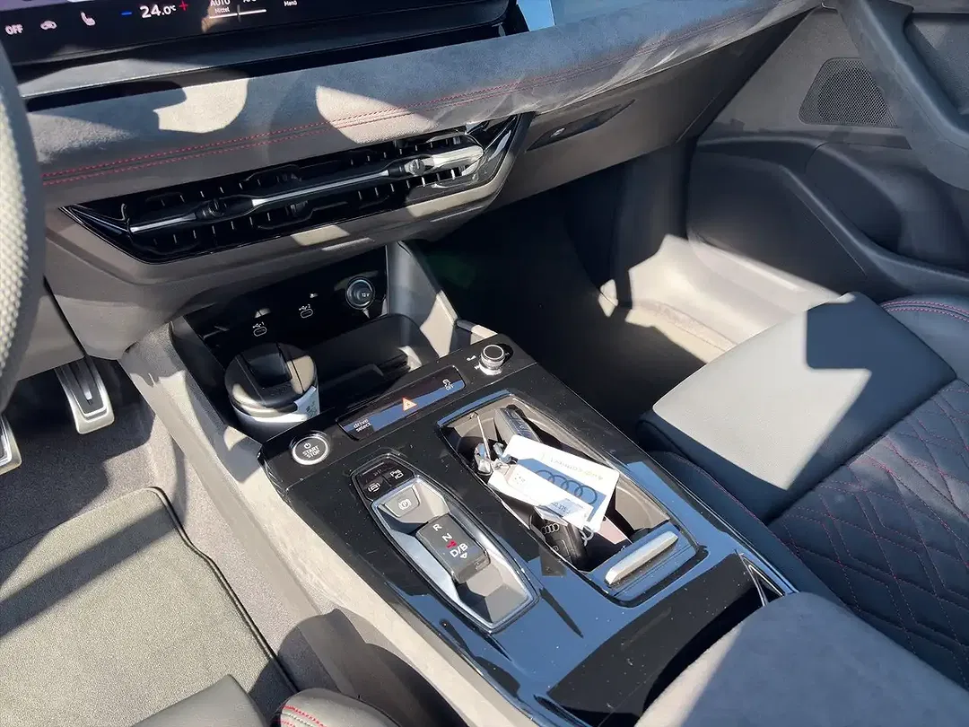 Audi Q6 e-tron quattro Sportback S line - Thumbnail 6