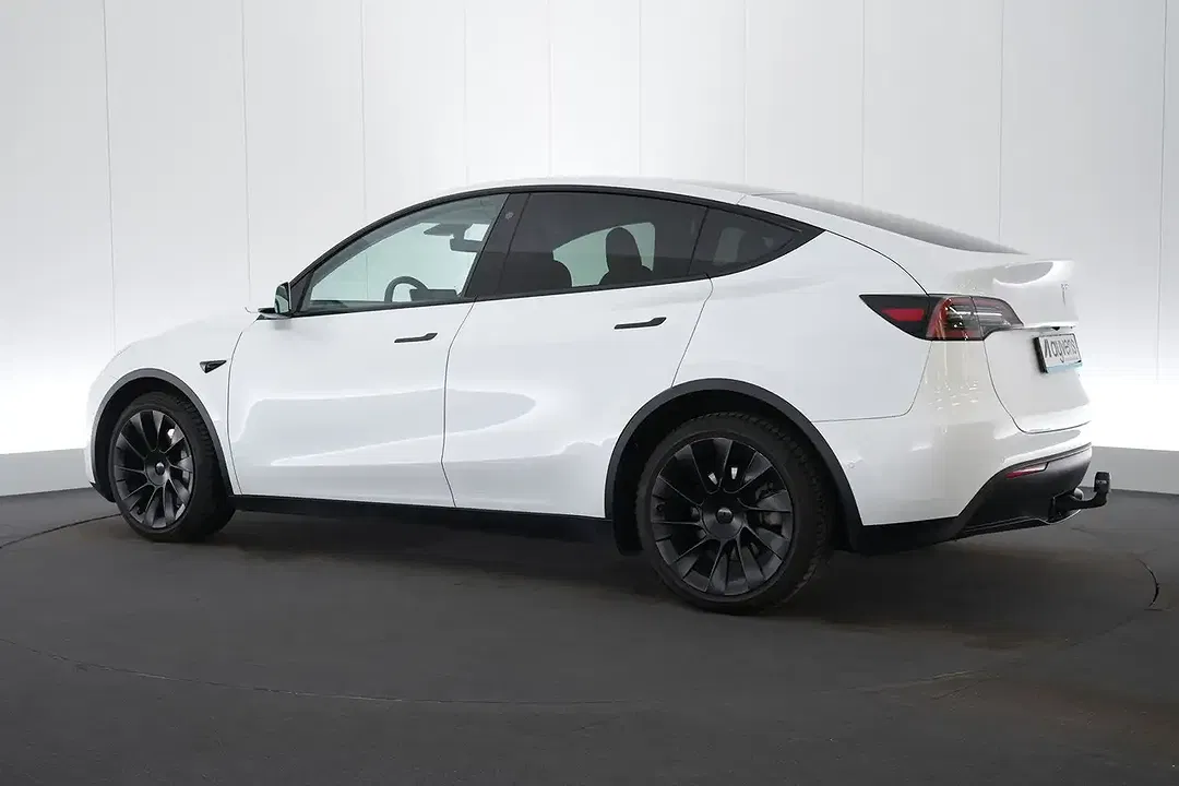 Tesla Model Y Dual Motor Long Range - foto 1