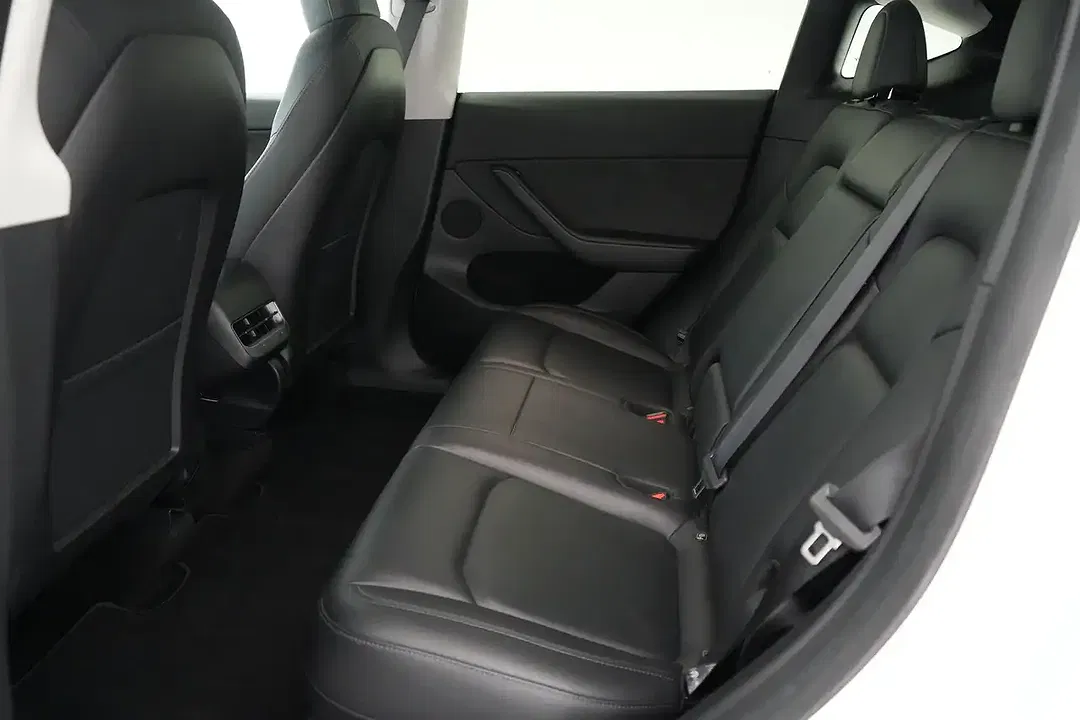 Tesla Model Y Dual Motor Long Range - Thumbnail 14
