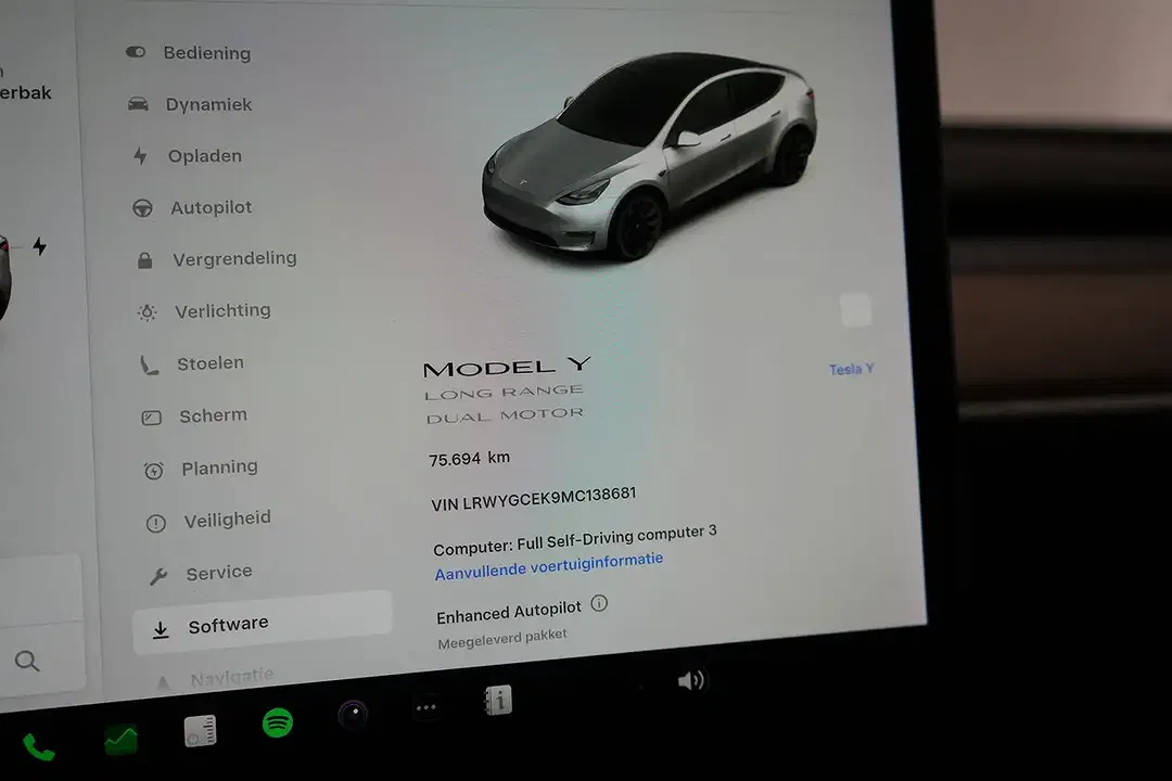 Tesla Model Y Dual Motor Long Range - Thumbnail 7