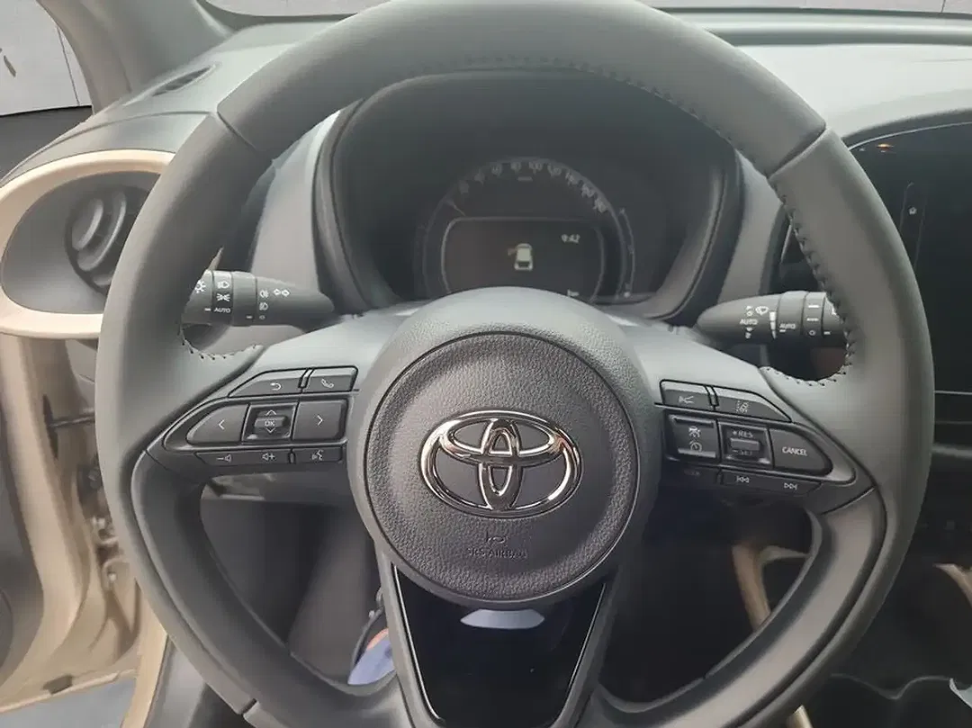 Toyota Aygo X Air Teamplayer - Thumbnail 10
