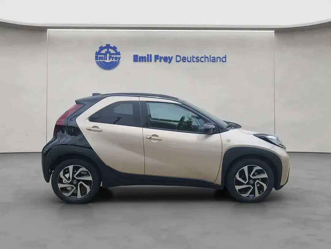 Toyota Aygo X Air Teamplayer - Thumbnail 6