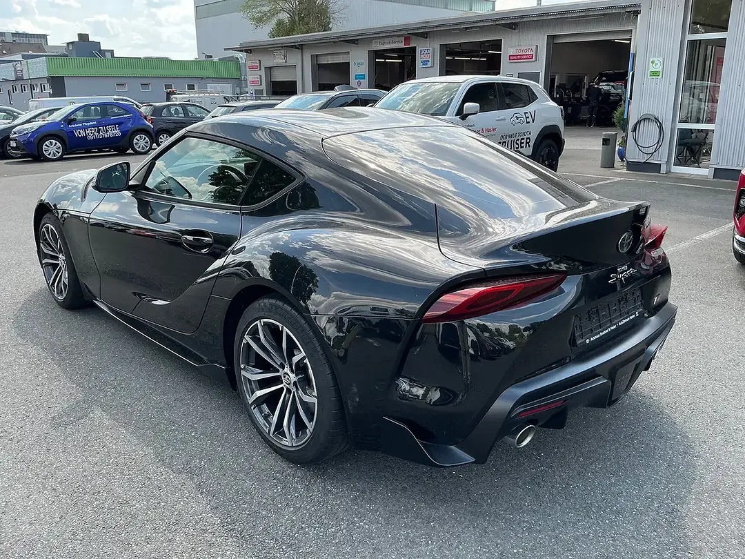 Toyota Supra - Thumbnail 4