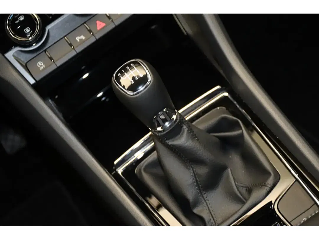 Skoda Karoq 1.0 TSI Selection - Thumbnail 6