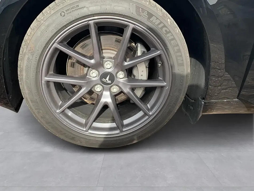 Tesla Model 3 AWD Long Range - Thumbnail 10
