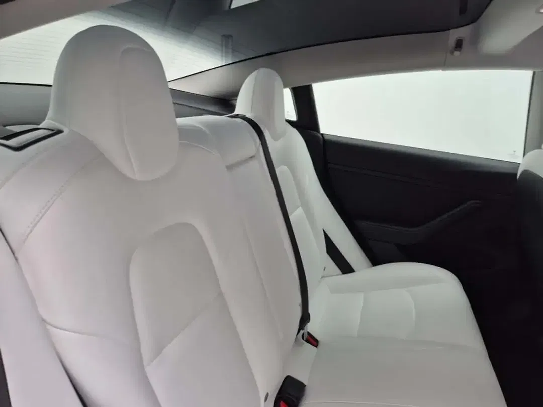 Tesla Model 3 AWD Long Range - Thumbnail 14
