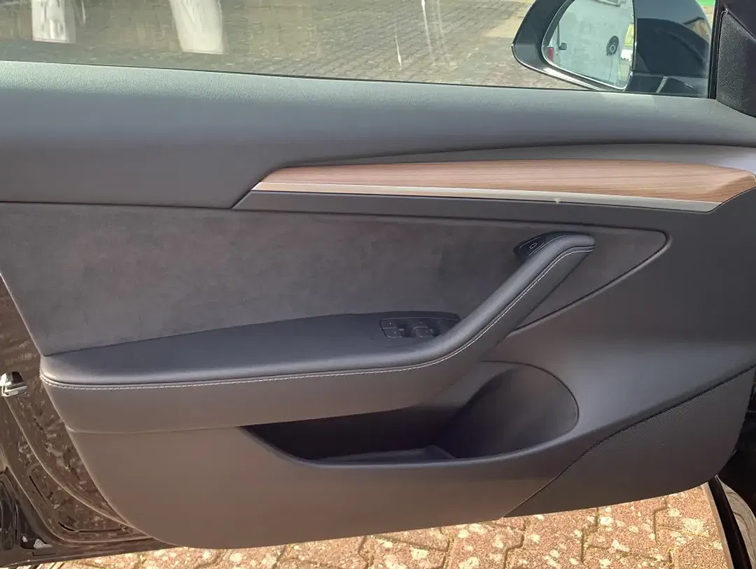 Tesla Model 3 AWD Long Range - Thumbnail 16