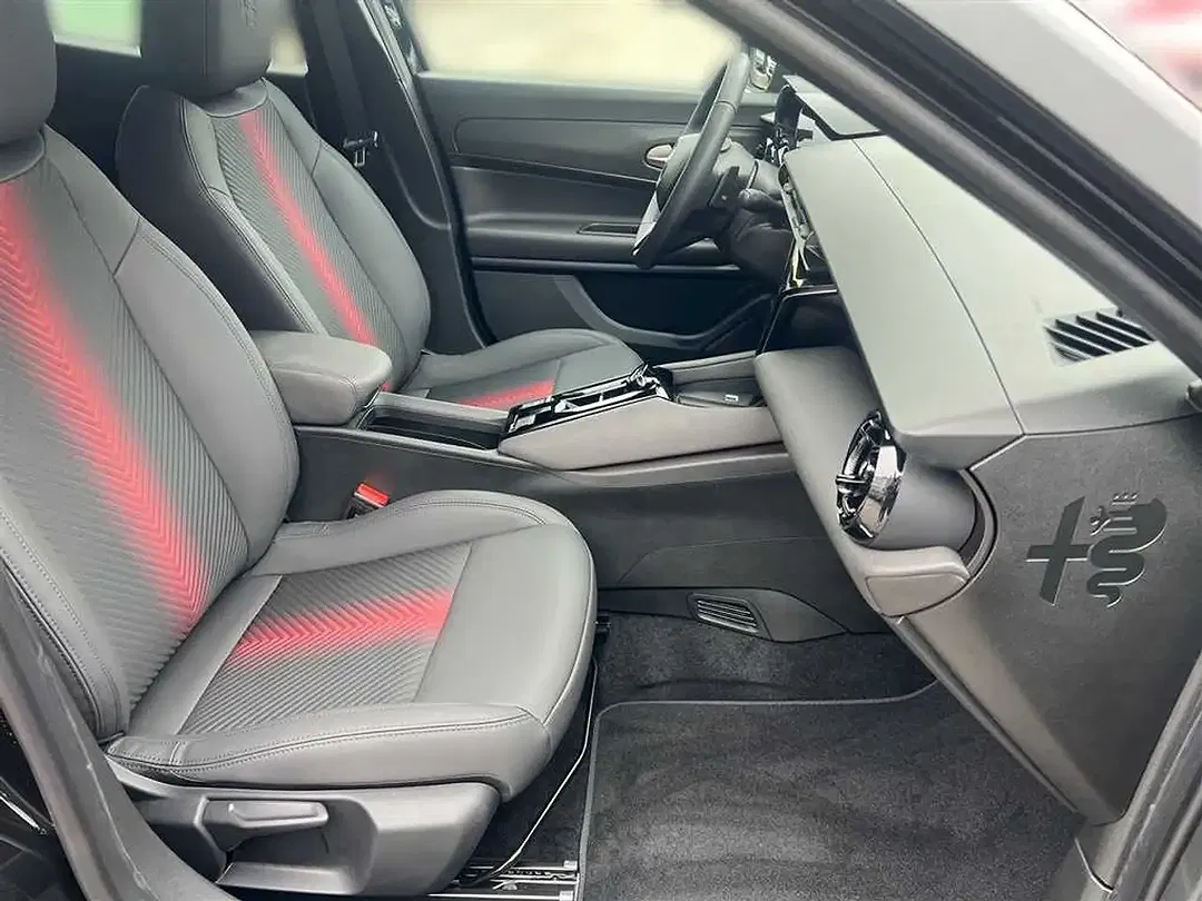 Alfa Romeo Junior 1.2 Hybrid Speciale - foto 15