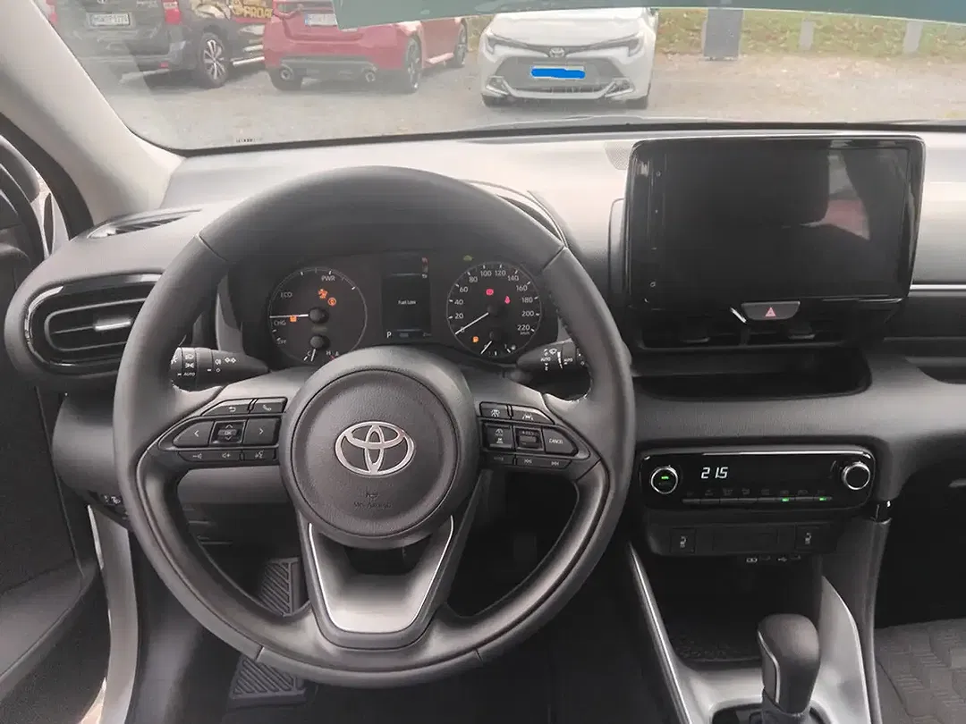 Toyota Yaris 1.5 Hybrid Business Edition - Thumbnail 11