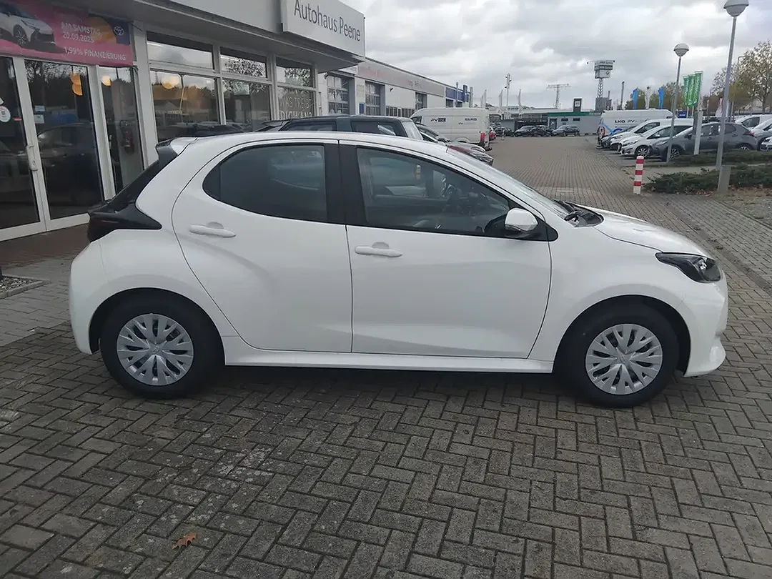 Toyota Yaris 1.5 Hybrid Business Edition - Thumbnail 20