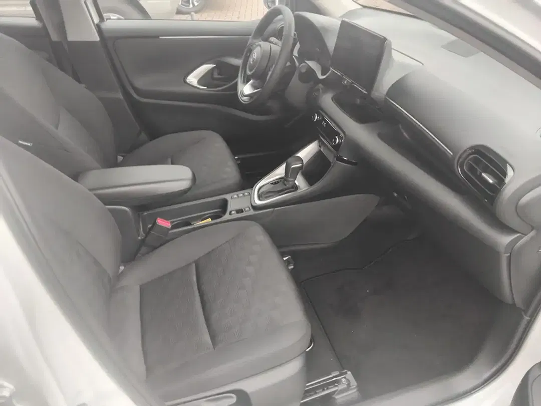 Toyota Yaris 1.5 Hybrid Business Edition - Thumbnail 7