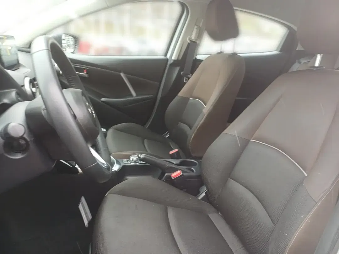 Mazda 2 Life Plus - Thumbnail 5