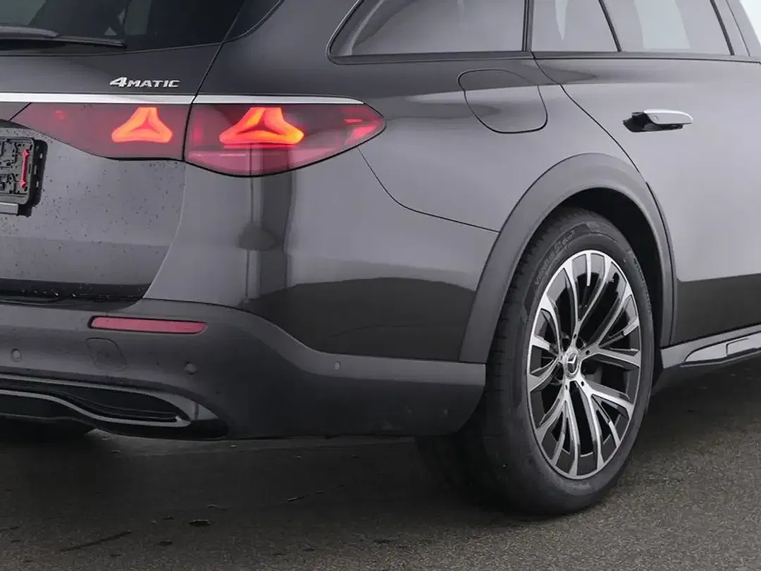 Mercedes-Benz E 300 4MATIC All-Terrain Night - Thumbnail 9