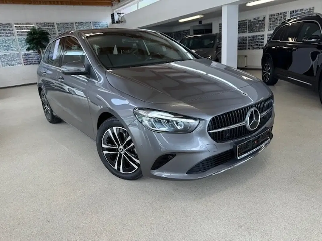 Mercedes-Benz B 200 - Thumbnail 2