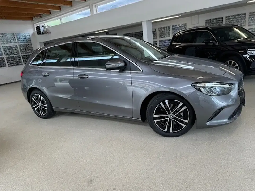 Mercedes-Benz B 200 - Thumbnail 4