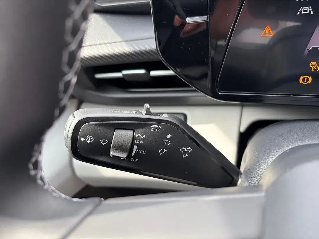 Ford Explorer Premium - Thumbnail 12