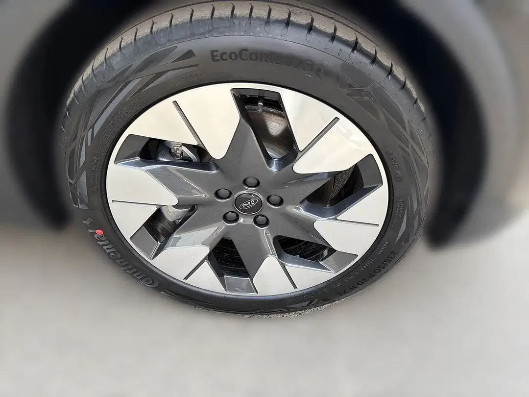 Ford Explorer Premium - Thumbnail 5
