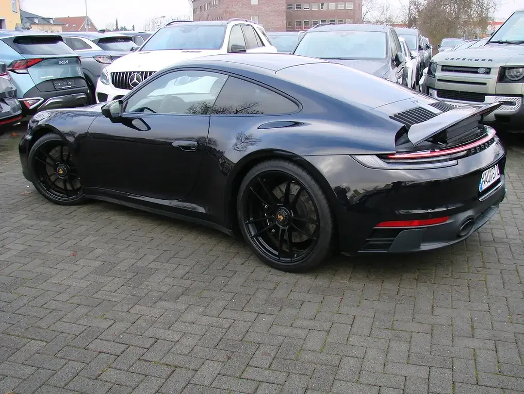 Porsche 992 Lightweight GT3 Carrera GTS - Thumbnail 10