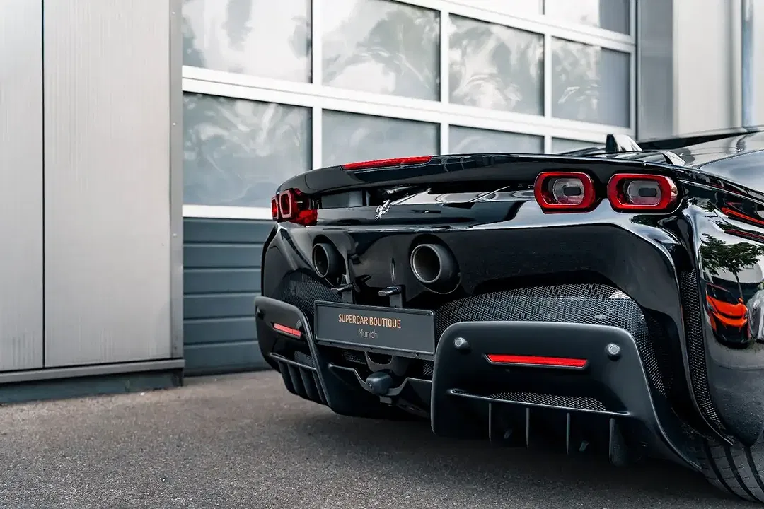 Ferrari SF90 Spider - Thumbnail 13