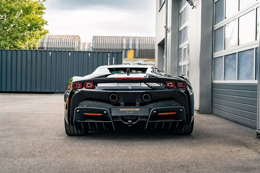 Ferrari SF90 Spider - Thumbnail 5