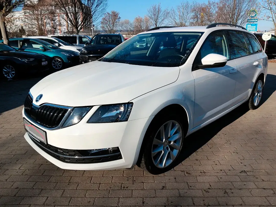 Skoda Octavia Combi Tour - foto 1