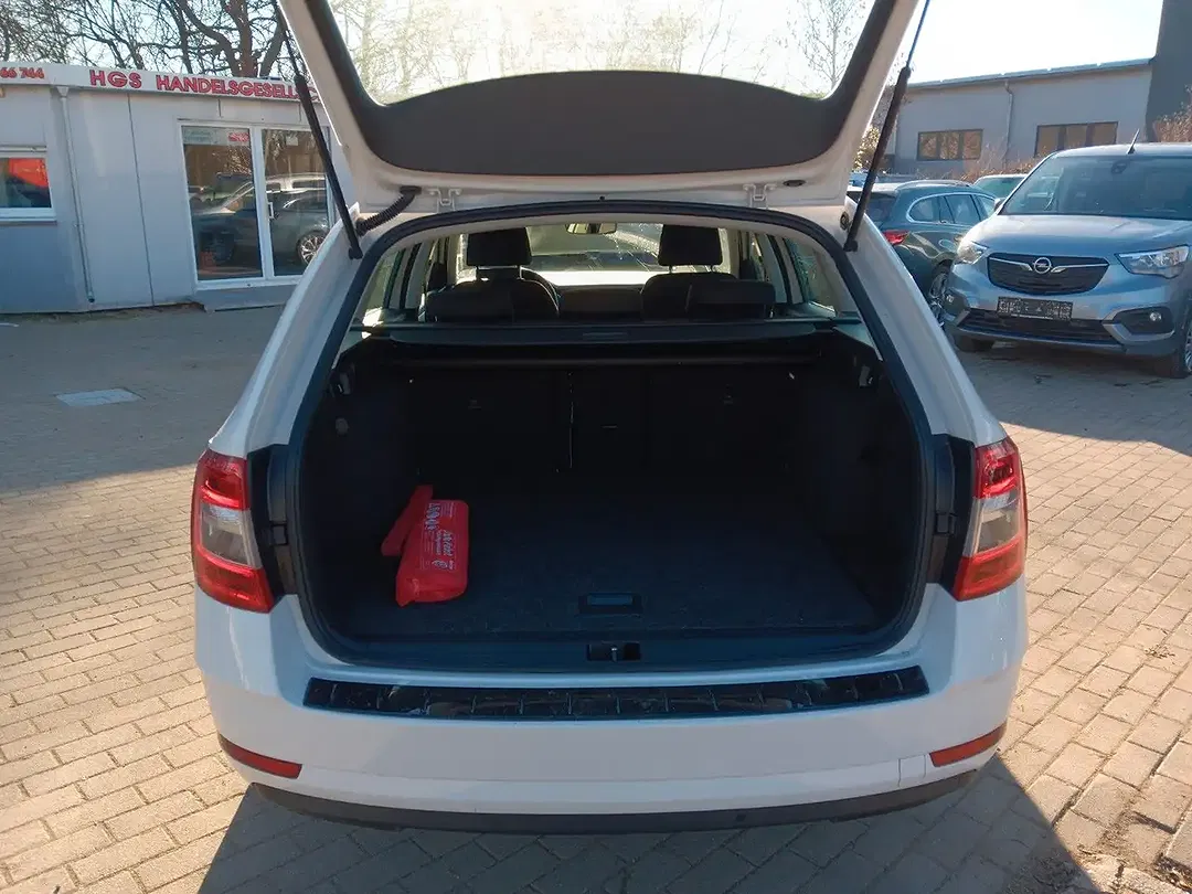 Skoda Octavia Combi Tour - Thumbnail 8