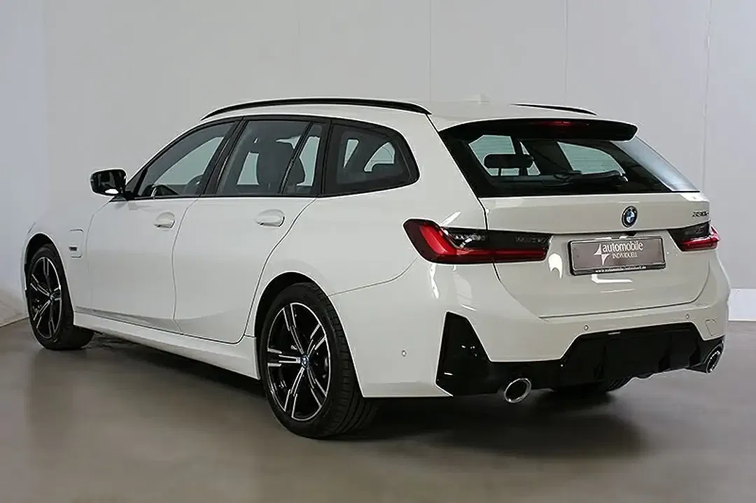BMW 330 M Sport - Thumbnail 2