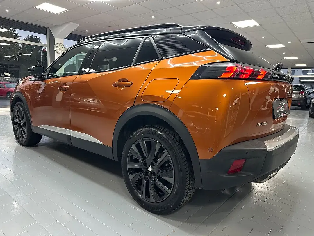Peugeot 2008 GT - Thumbnail 3