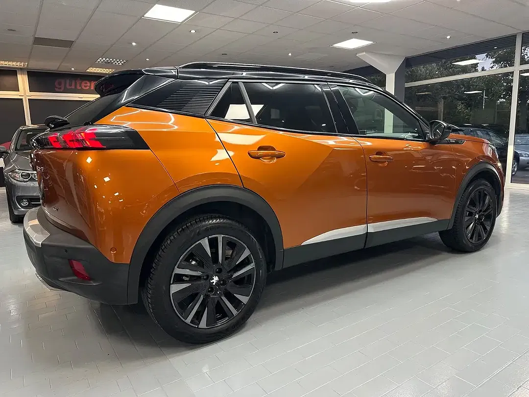 Peugeot 2008 GT - Thumbnail 4