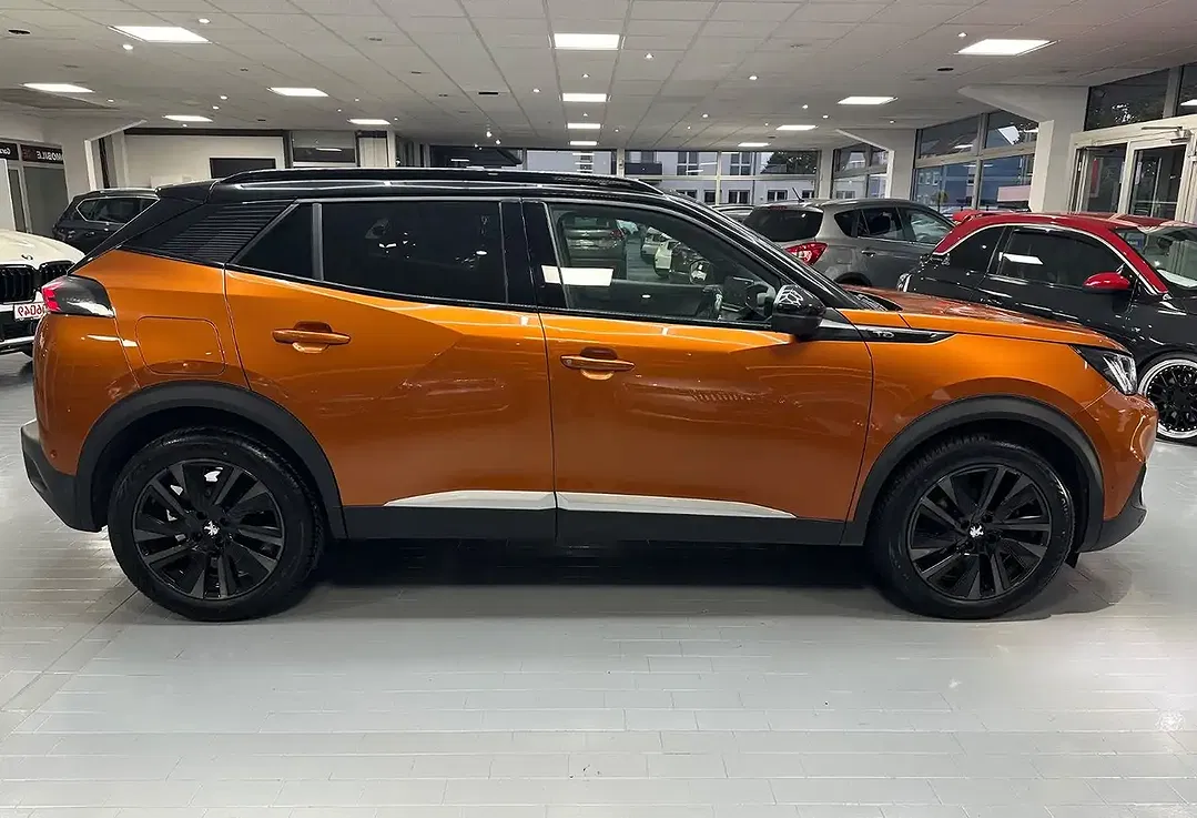 Peugeot 2008 GT - Thumbnail 5