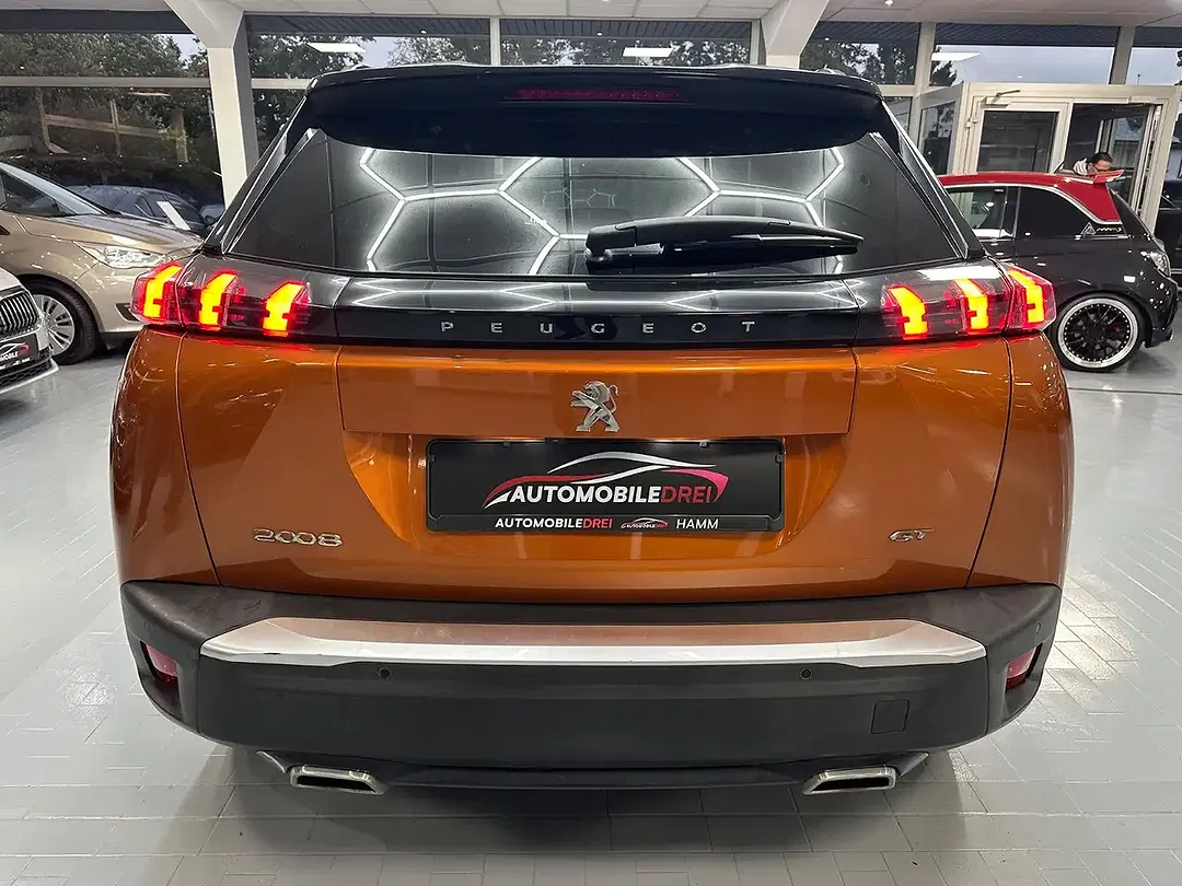 Peugeot 2008 GT - Thumbnail 8