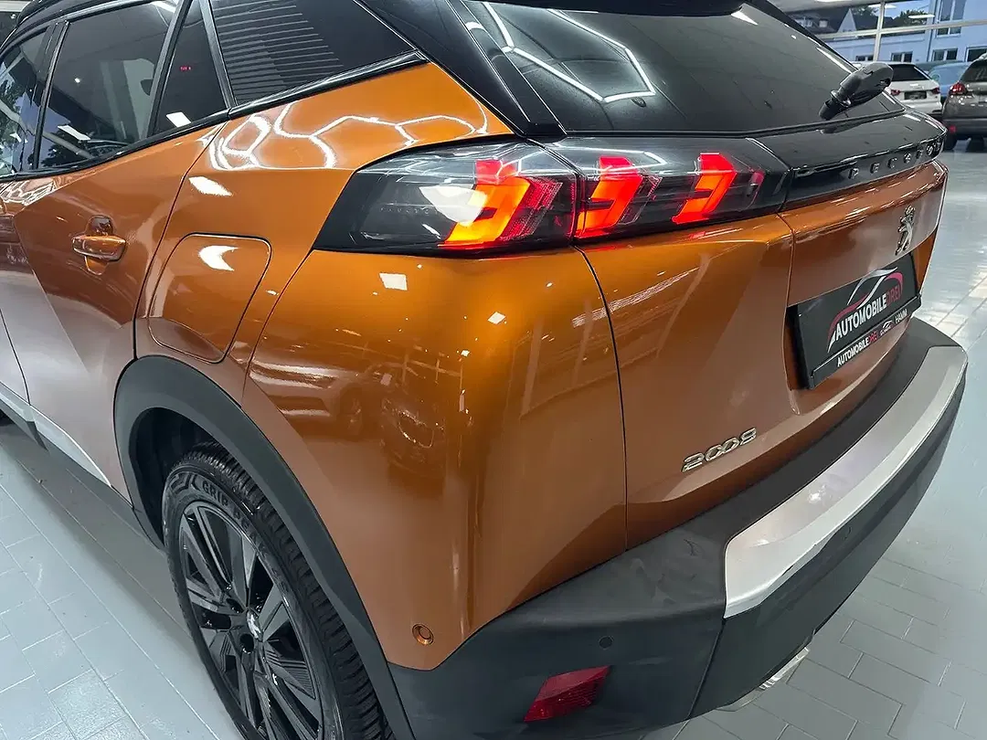 Peugeot 2008 GT - Thumbnail 9