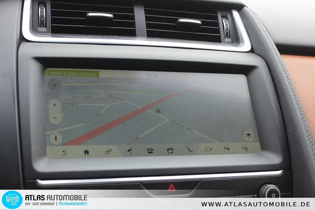 Jaguar E-Pace 4x4 HSE - Thumbnail 3