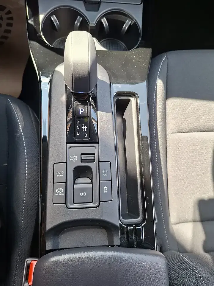 Toyota Prius VVT-i Hybrid PHEV Executive - Thumbnail 14